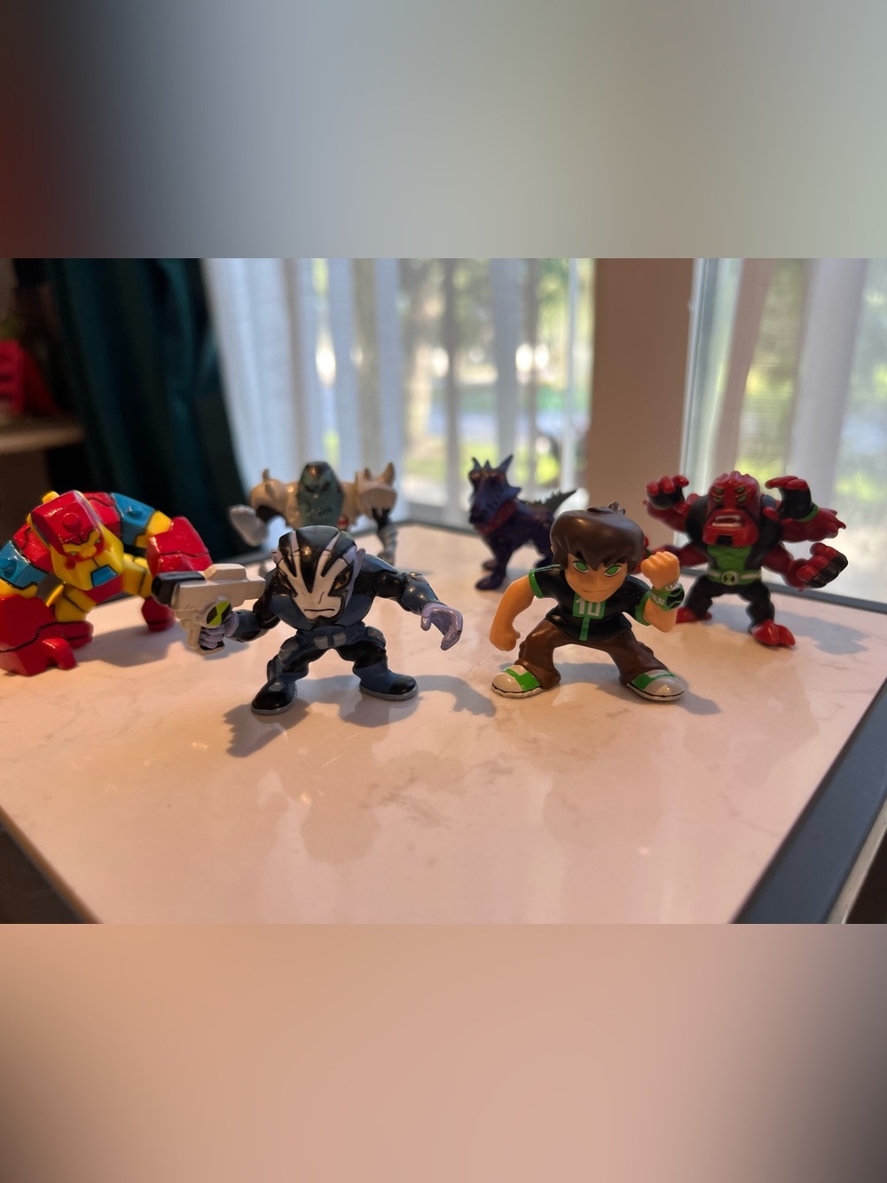 Ben 10 mini figures ( lot of 6)
